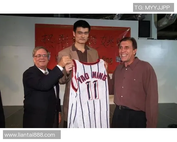 姚明身高究竟有多高与其他篮球巨星相比的深度解析与对比 姚明身高究竟有多高与其他篮球巨星相比的深度解析与对比