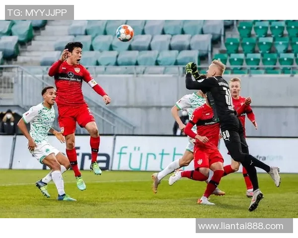 沃尔夫斯堡凭借强大实力轻取奥格斯堡，豪取胜利！